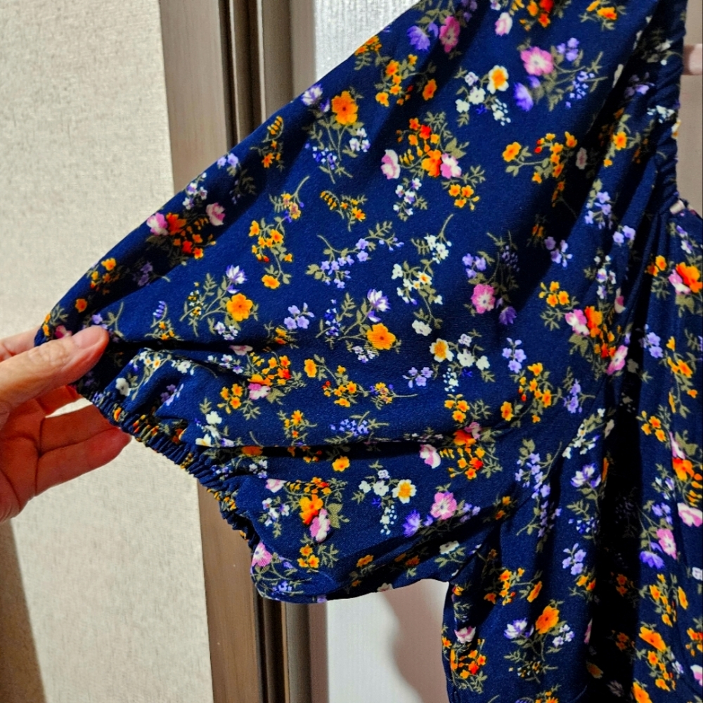 NWOT Ditsy Floral